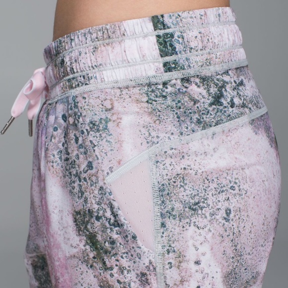 Lululemon namaskar pant II sugar crush multi - Picture 6 of 14